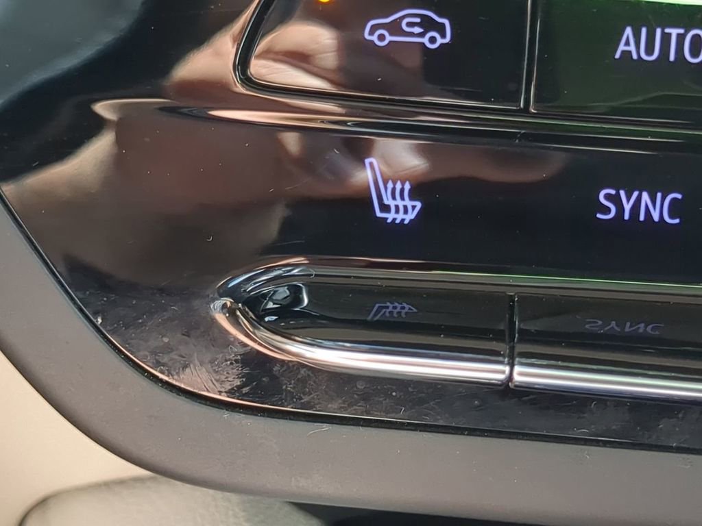 Used 2021 Buick Envision Preferred image 22