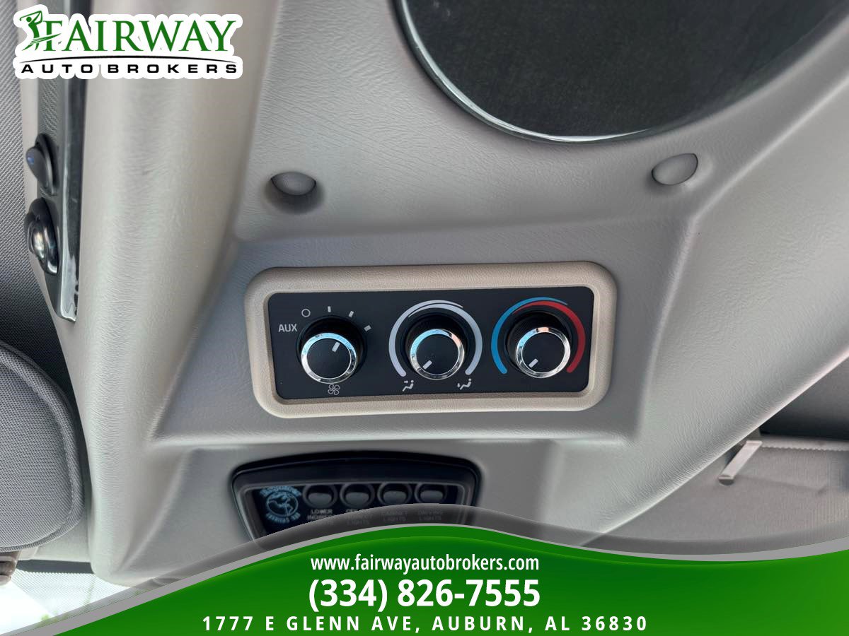 Used 2017 GMC Savana 2500 RWD image 24