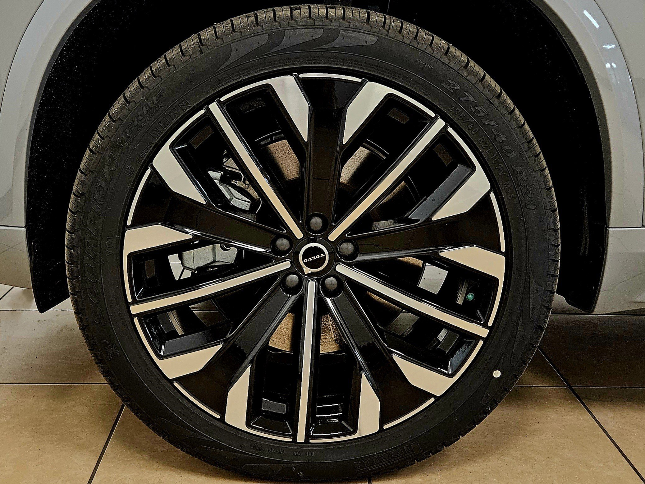 New 2026 Volvo XC90 T8 Plus w/ Protection Package AWD/4WD image 48