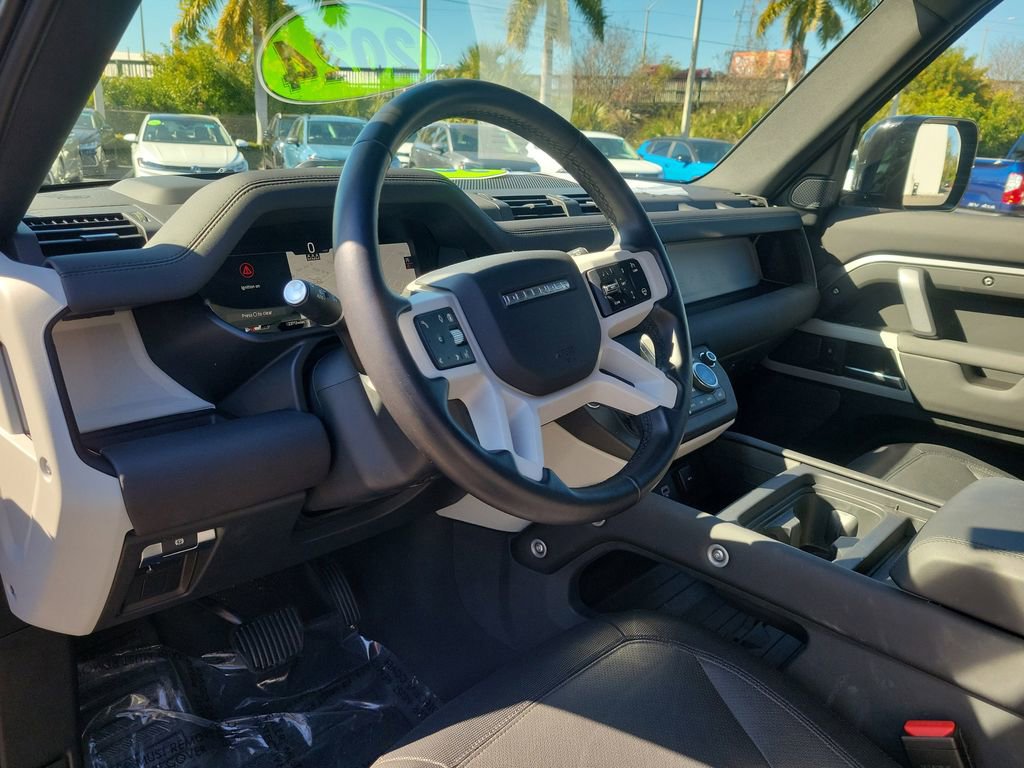 Used 2024 Land Rover Defender 110 X-Dynamic SE image 20