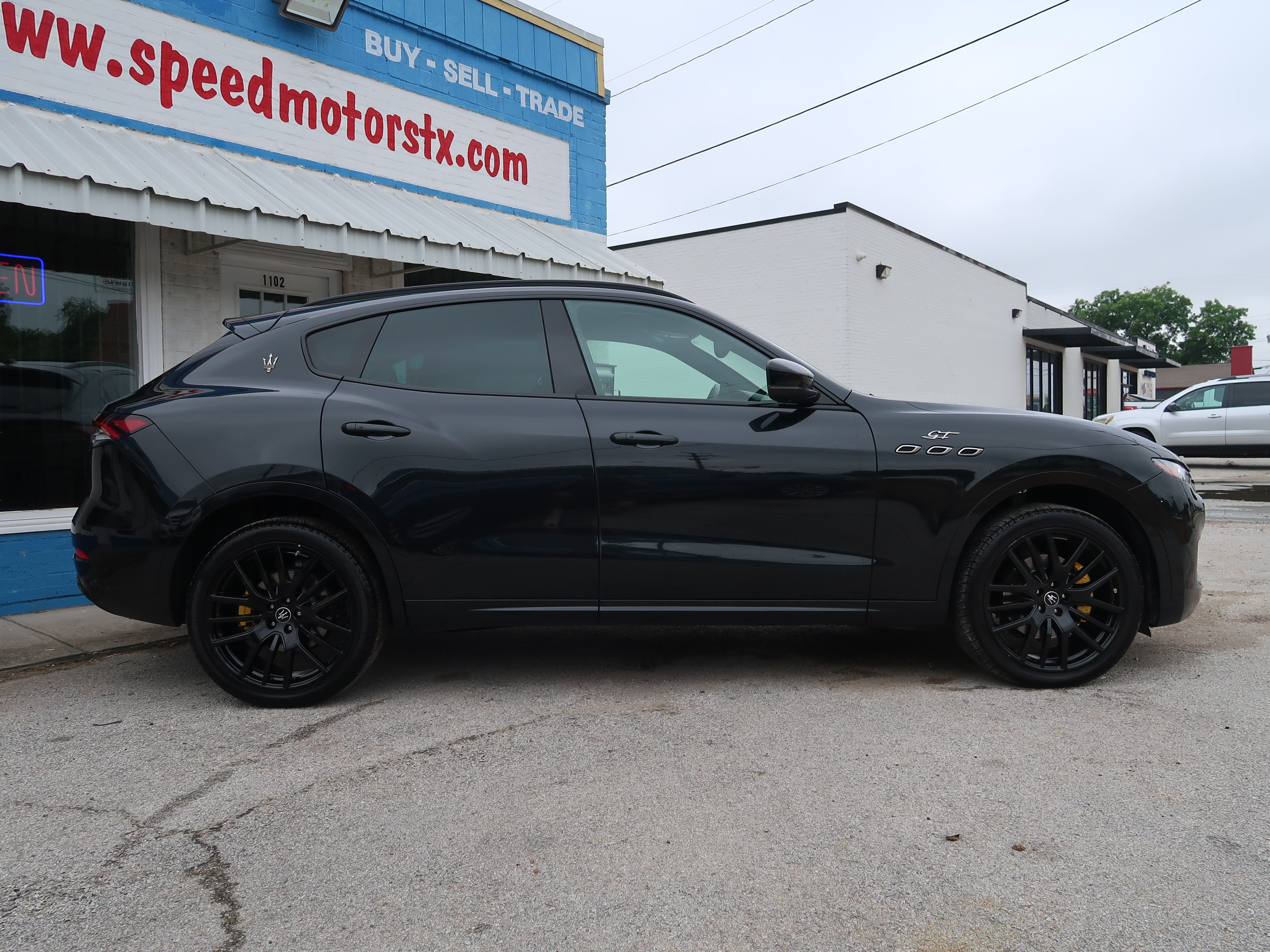 Used 2022 Maserati Levante GT AWD/4WD image 4