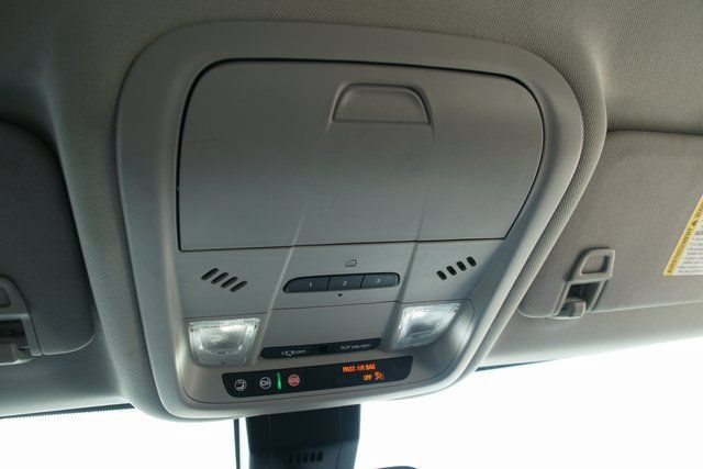 Used 2023 GMC Terrain SLT FWD image 19