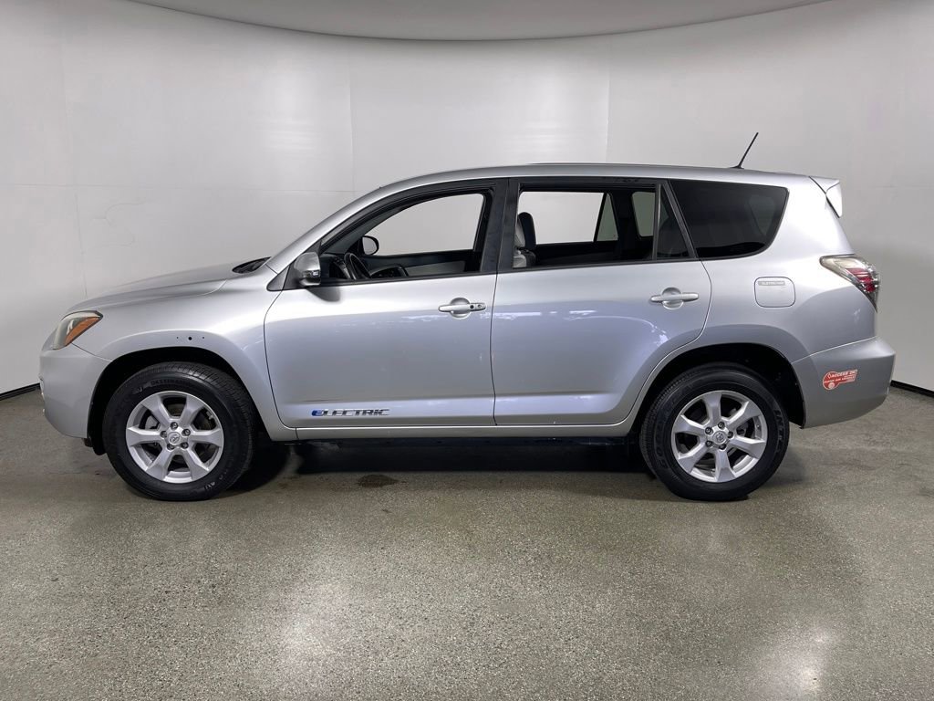 Used 2014 Toyota RAV4 EV image 5