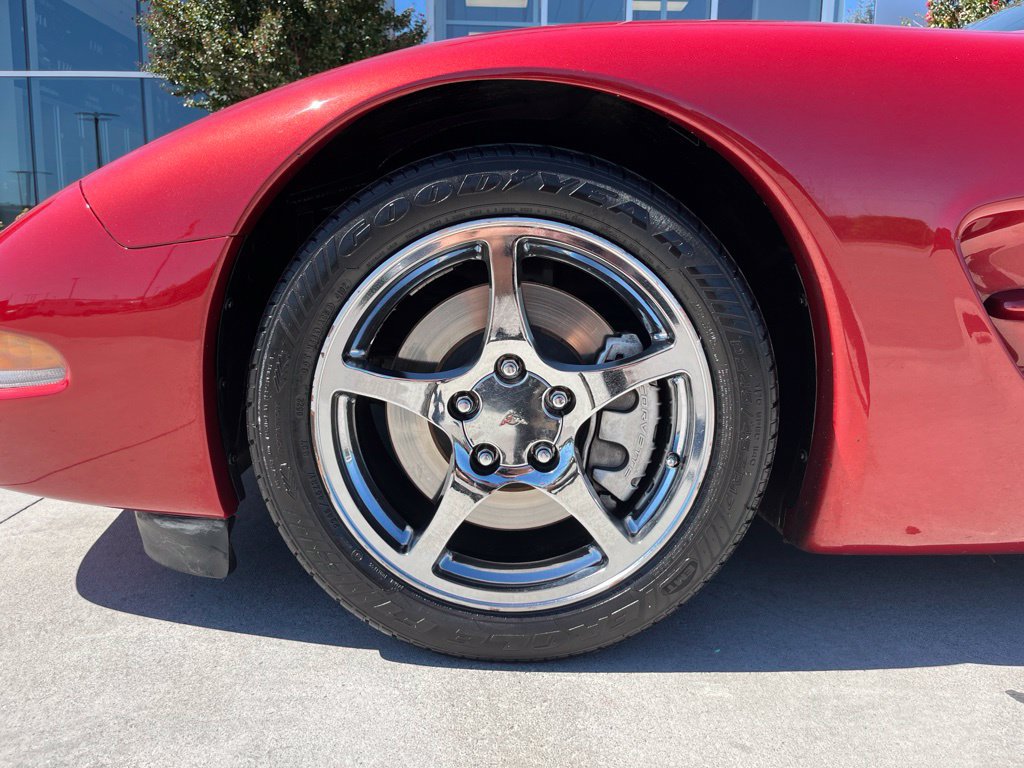 Used 1997 Chevrolet Corvette Coupe RWD image 4