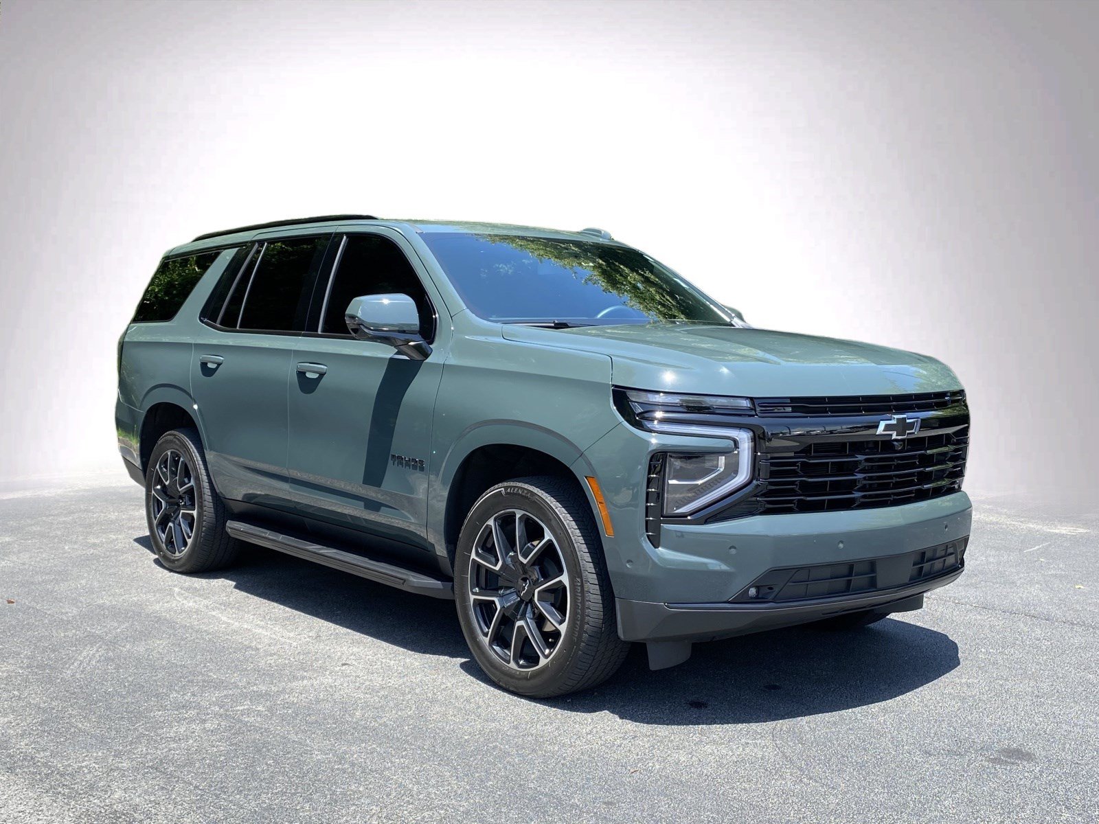 Used 2025 Chevrolet Tahoe RST w/ Comfort Package RWD image 2