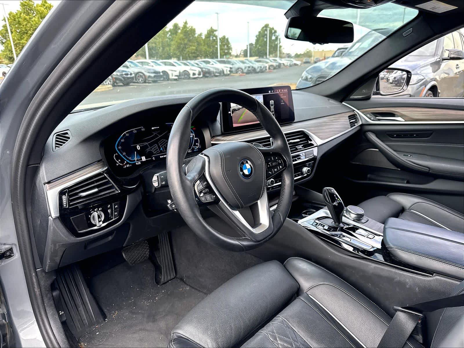Used 2023 BMW 530e w/ Premium Package RWD image 17