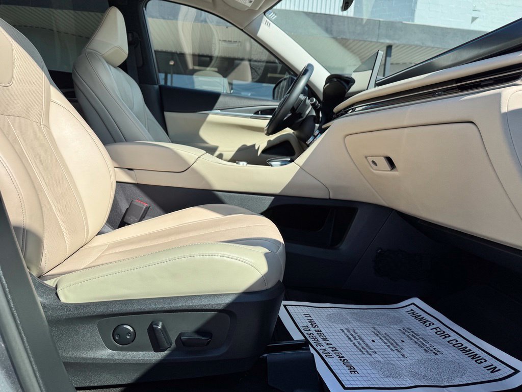 Used 2023 INFINITI QX60 Luxe w/ Cargo Package AWD/4WD image 45