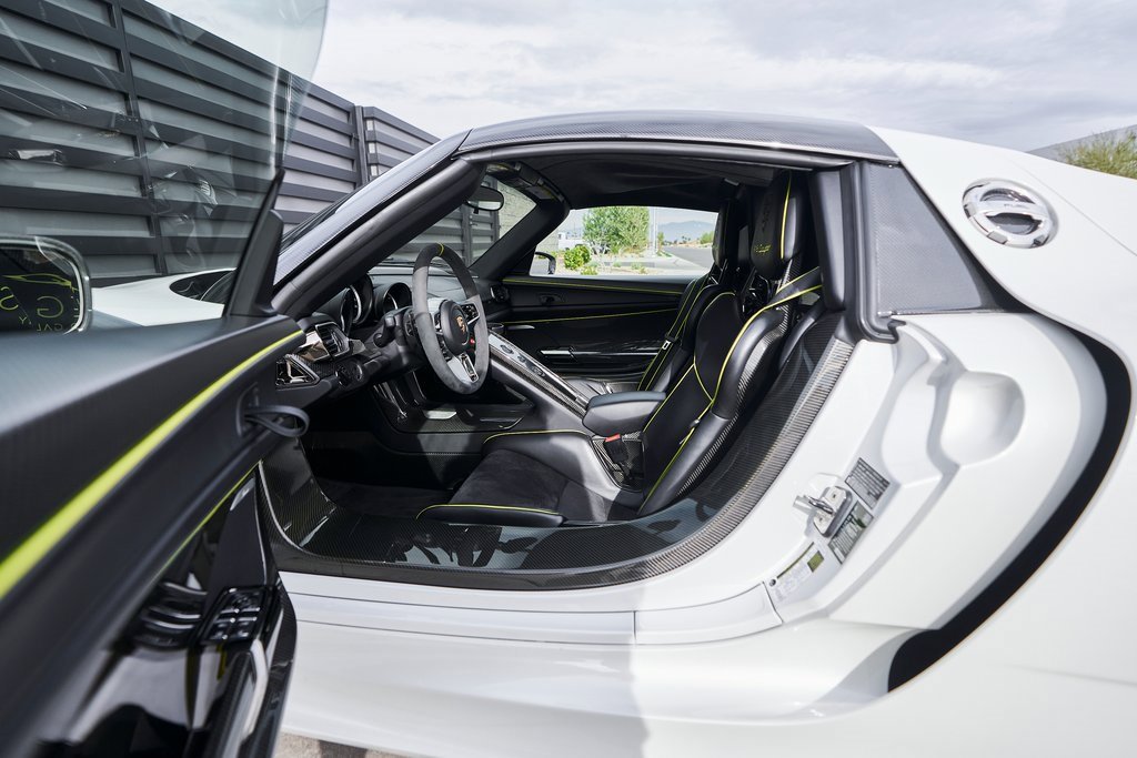 Used 2015 Porsche 918 Spyder image 46