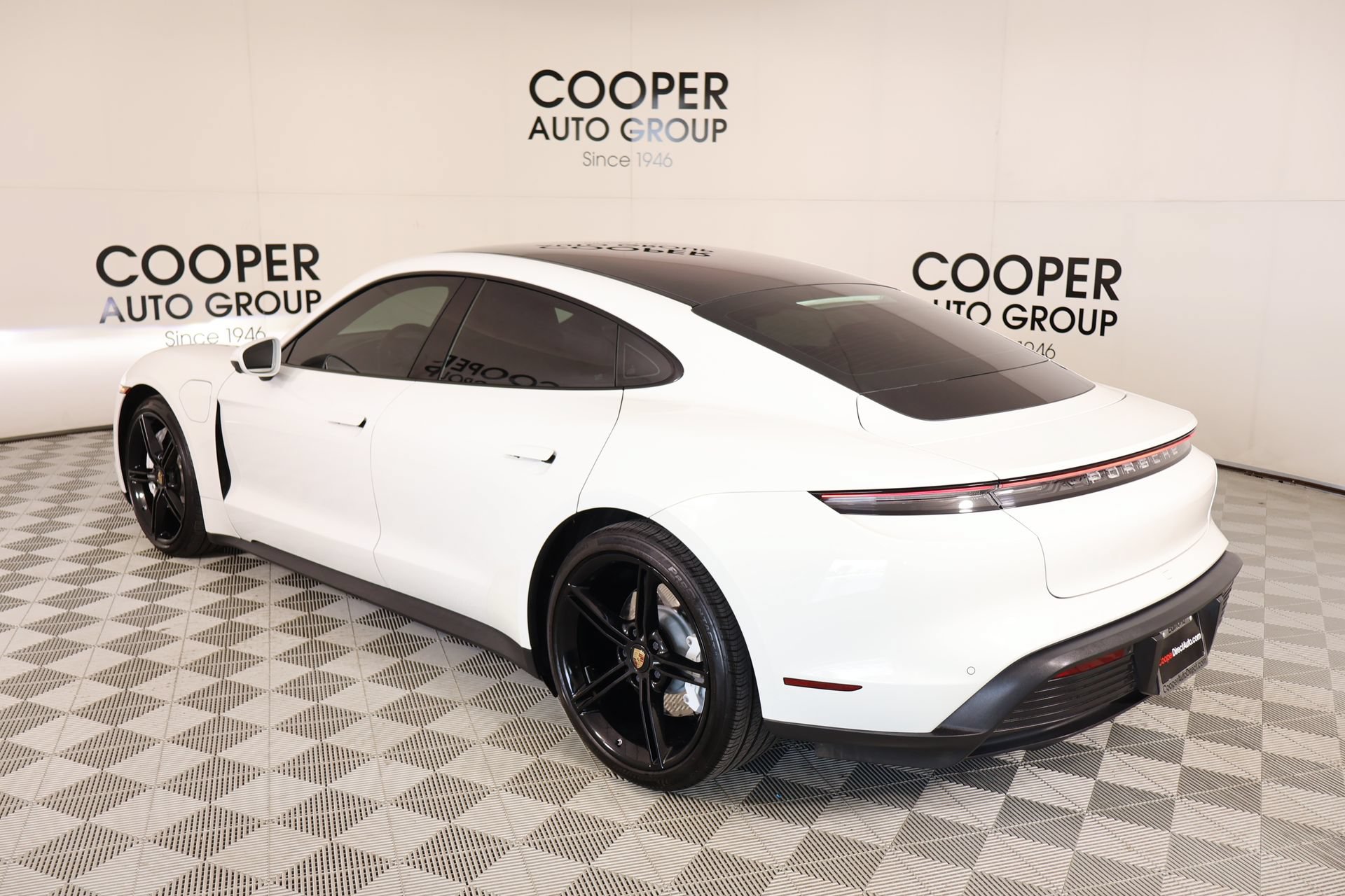 Used 2021 Porsche Taycan 4S AWD/4WD image 22
