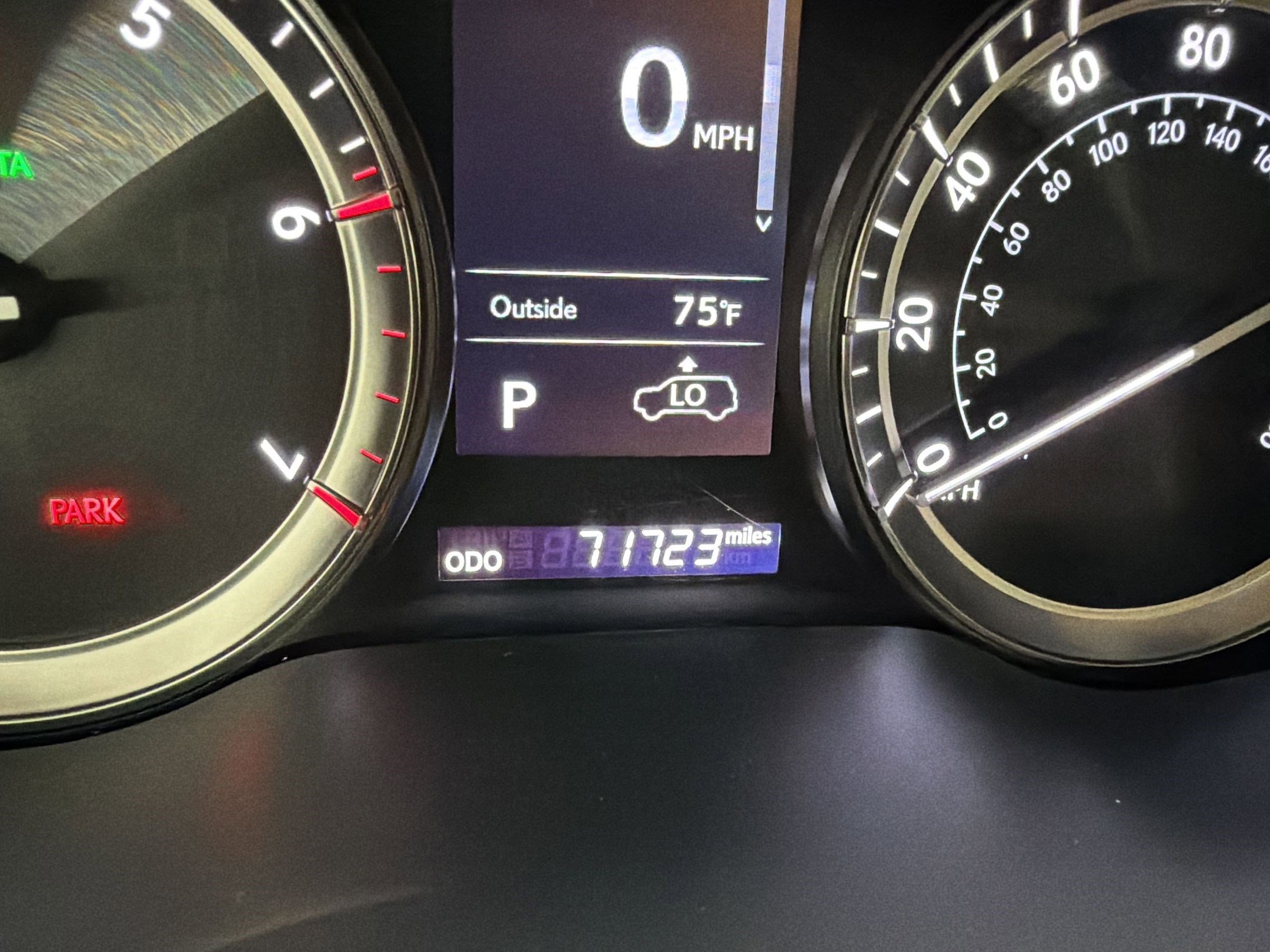 Used 2018 Lexus LX 570 4WD w/ Luxury Package image 21