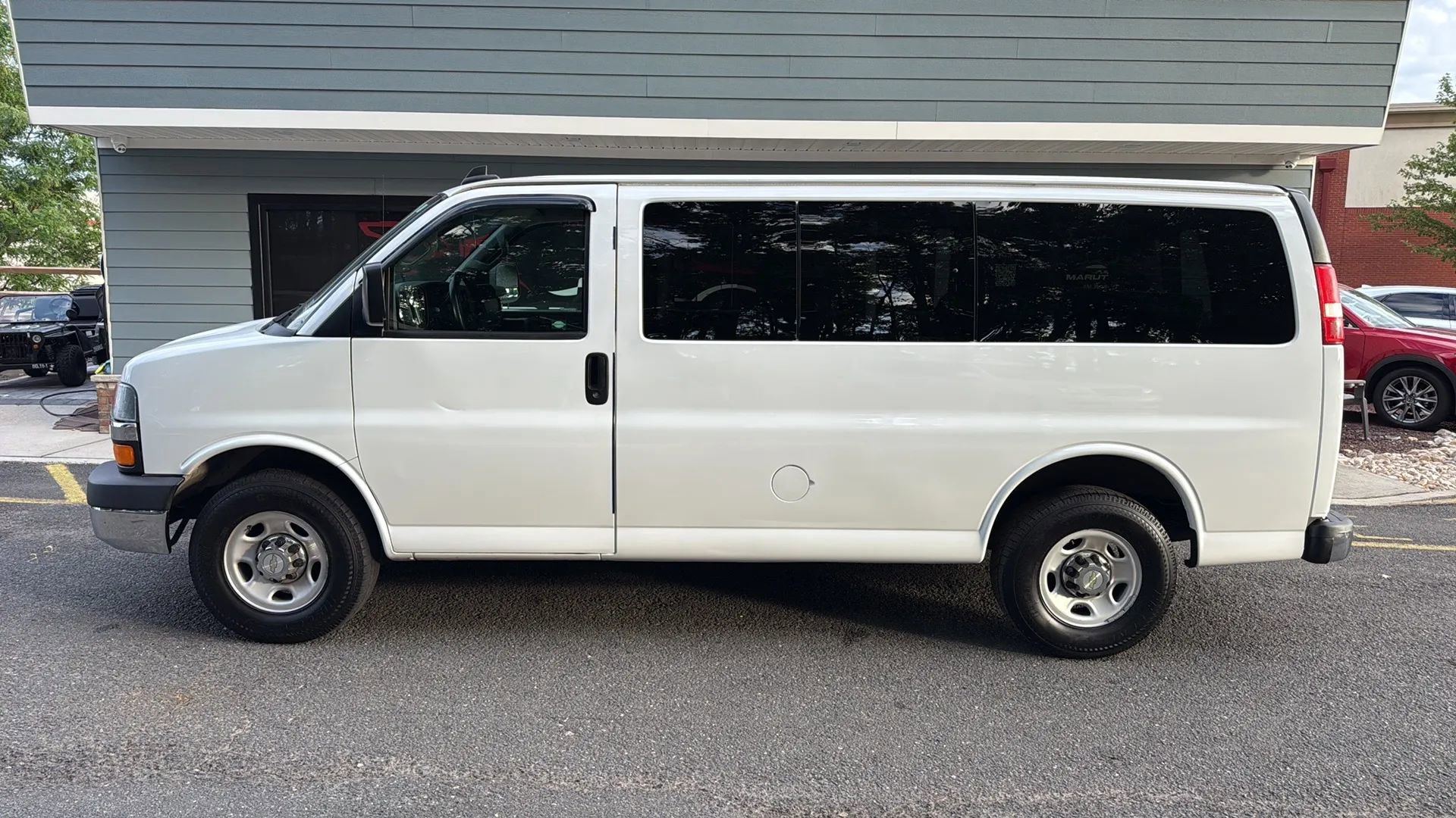 Used 2016 Chevrolet Express 2500 LT w/ LT Preferred Equipment Group RWD image 6