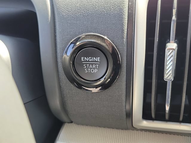 Certified 2025 Ford Expedition Active AWD/4WD image 12
