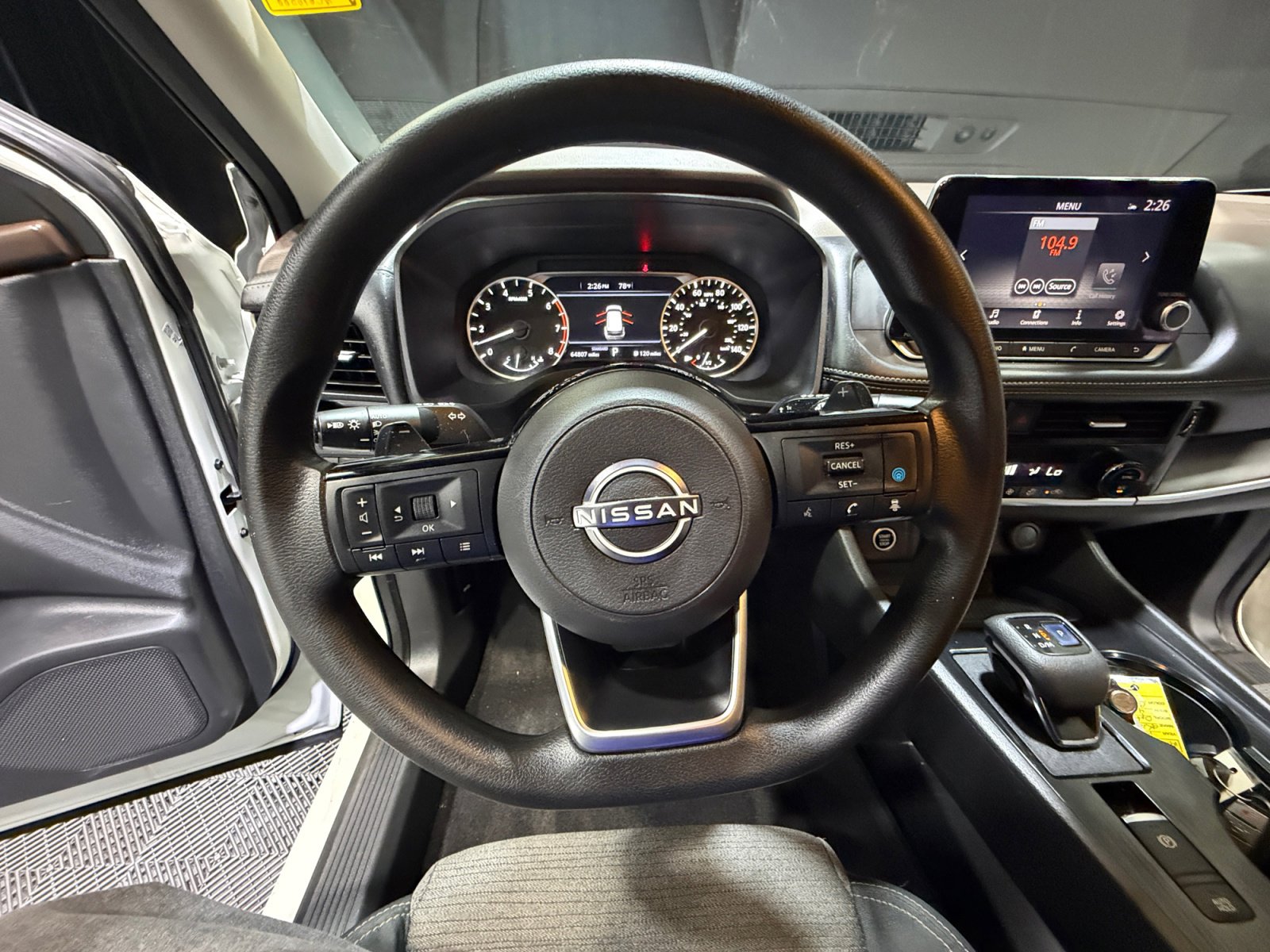 Used 2022 Nissan Rogue SV image 9