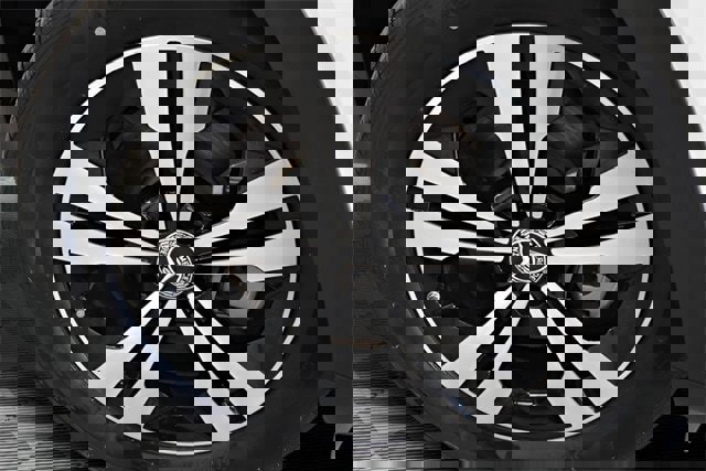 New 2025 Mercedes-Benz GLB 250 4MATIC image 14