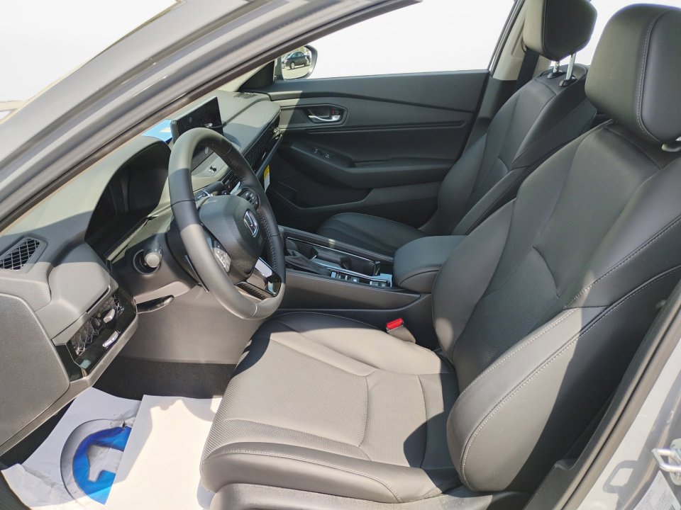 Certified 2025 Honda Accord EX-L image 9