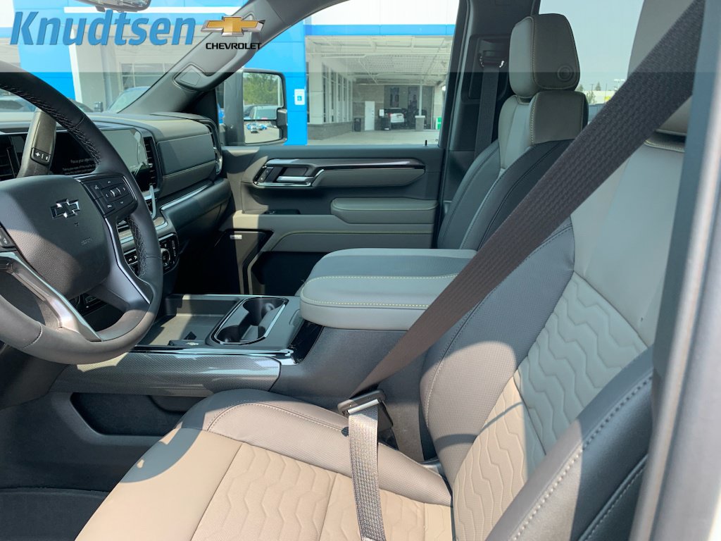 New 2026 Chevrolet Silverado 2500 ZR2 w/ LPO, Dark Essentials Package AWD/4WD image 18