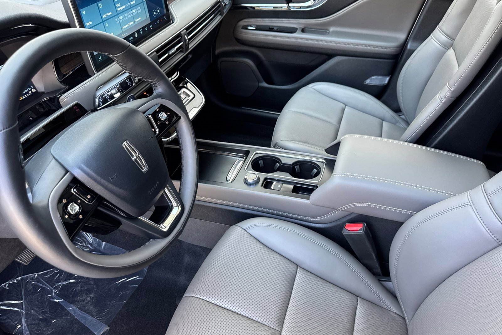 New 2025 Lincoln Corsair Reserve w/ Equipment Group 202A image 9