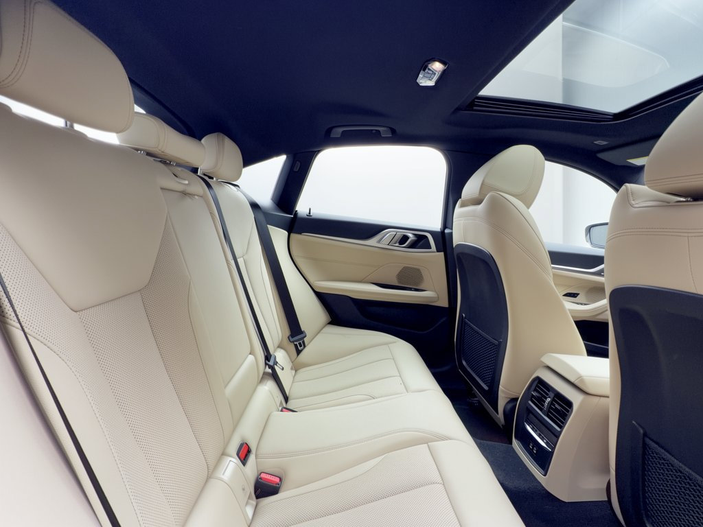 Certified 2024 BMW i4 eDrive40 w/ Premium Package RWD image 29