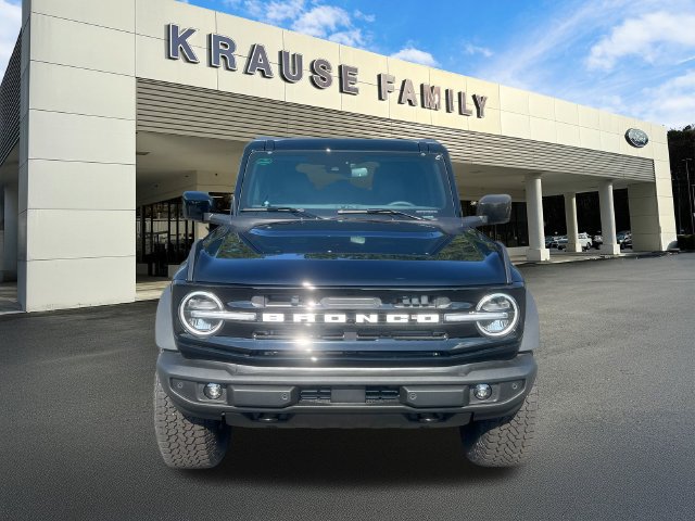 New 2026 Ford Bronco Outer Banks w/ Sasquatch Package AWD/4WD image 2