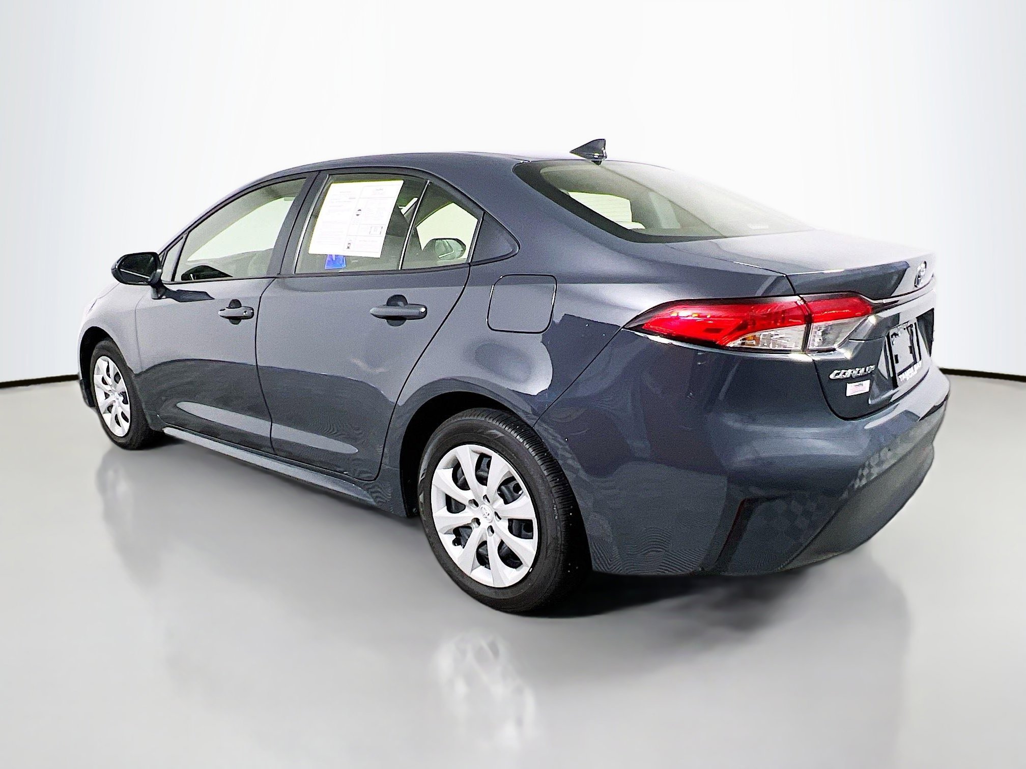 Used 2025 Toyota Corolla LE image 8