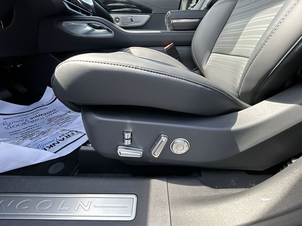 New 2026 Lincoln Nautilus Reserve AWD/4WD image 18