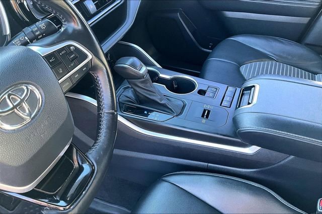 Used 2022 Toyota Highlander XSE image 18