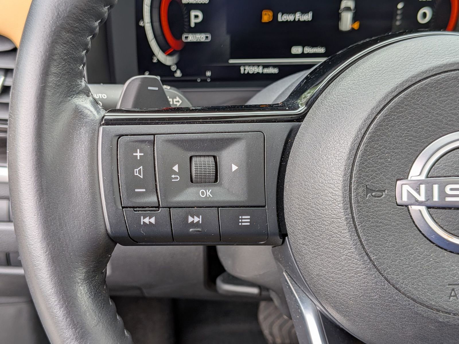 Used 2023 Nissan Rogue Platinum AWD/4WD image 18