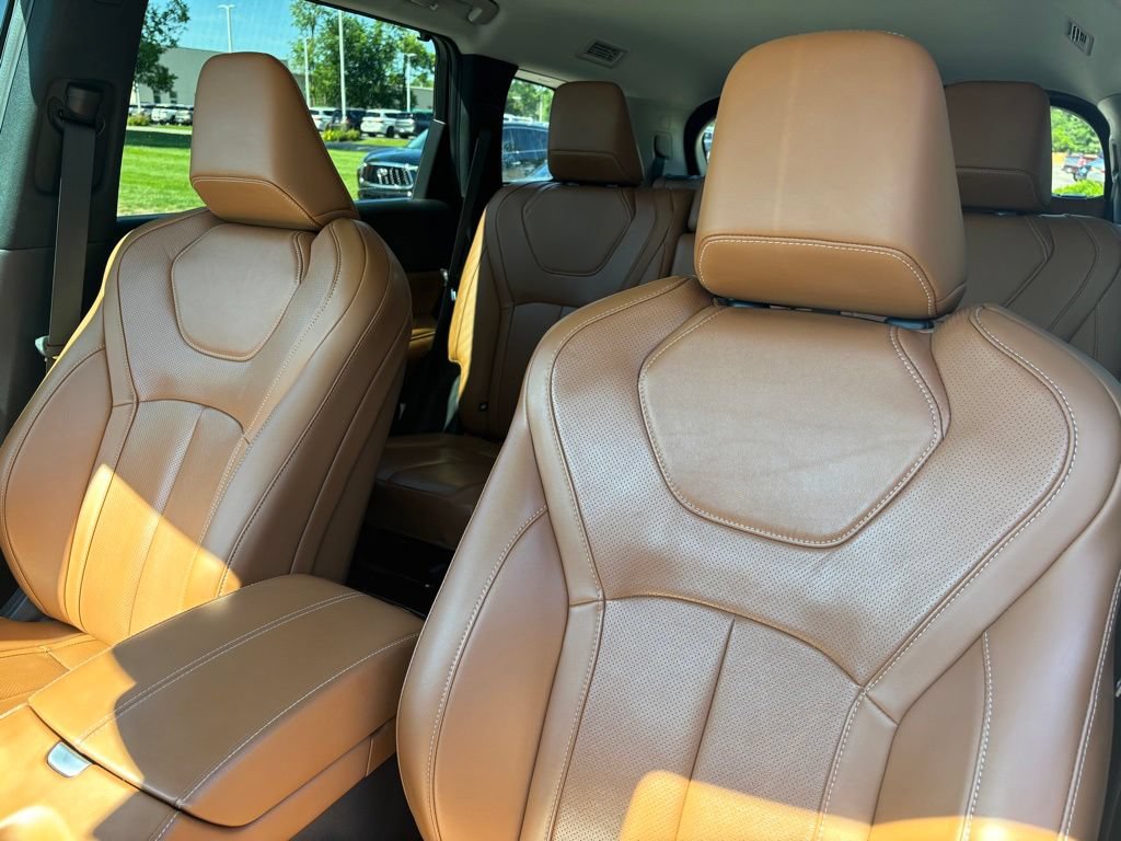 Used 2023 INFINITI QX60 Sensory w/ Vision Package AWD/4WD image 19