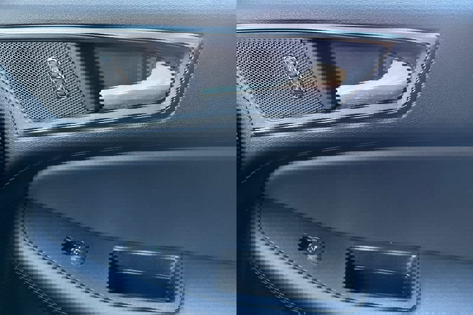 Used 2024 Ford Edge SE w/ Cargo Accessory Package image 19