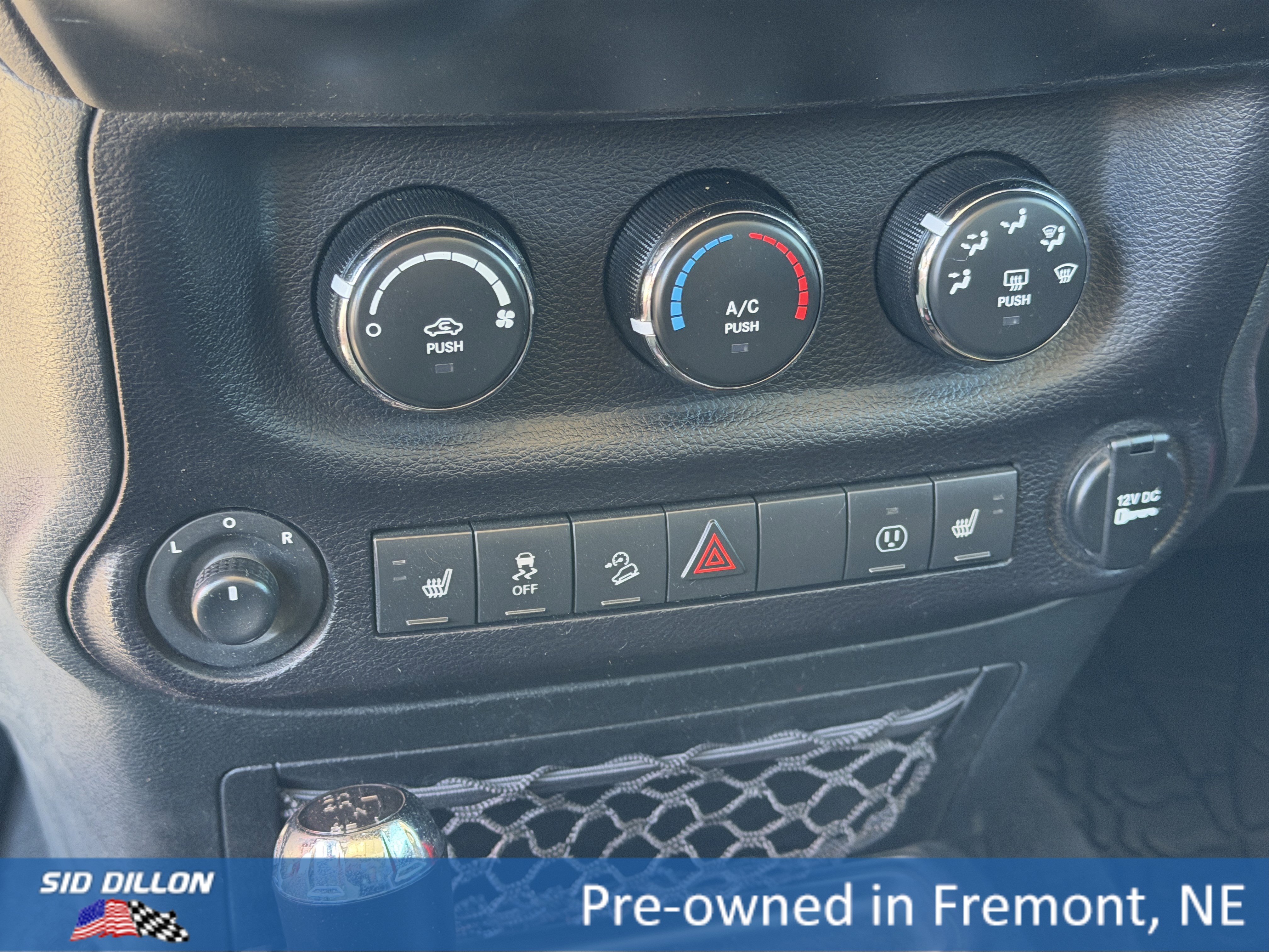 Used 2017 Jeep Wrangler Sahara image 10