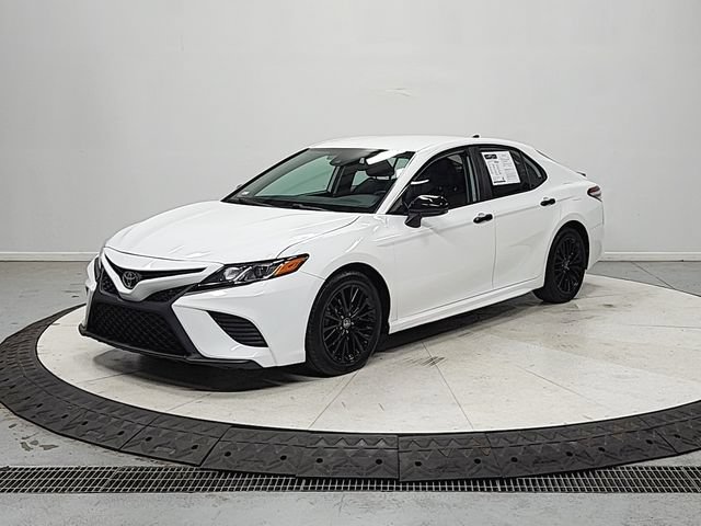 Used 2020 Toyota Camry SE FWD image 3
