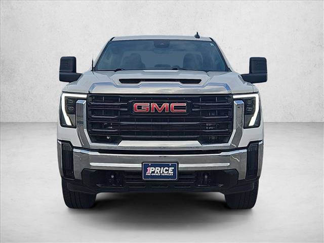 Certified 2025 GMC Sierra 2500 Pro AWD/4WD image 2