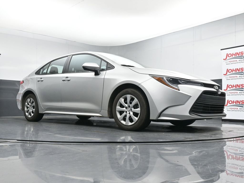 Used 2024 Toyota Corolla LE image 18
