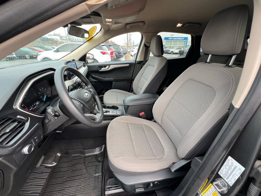 Used 2020 Ford Escape SE image 15