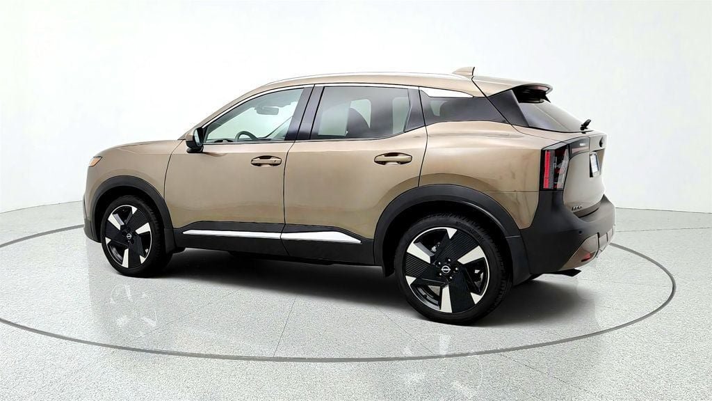 Used 2025 Nissan Kicks SR w/ Illumination Package AWD/4WD image 7