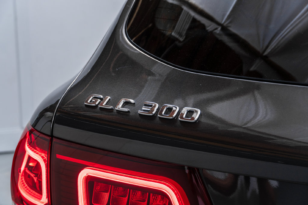 Used 2021 Mercedes-Benz GLC 300 4MATIC w/ Multimedia Package image 13