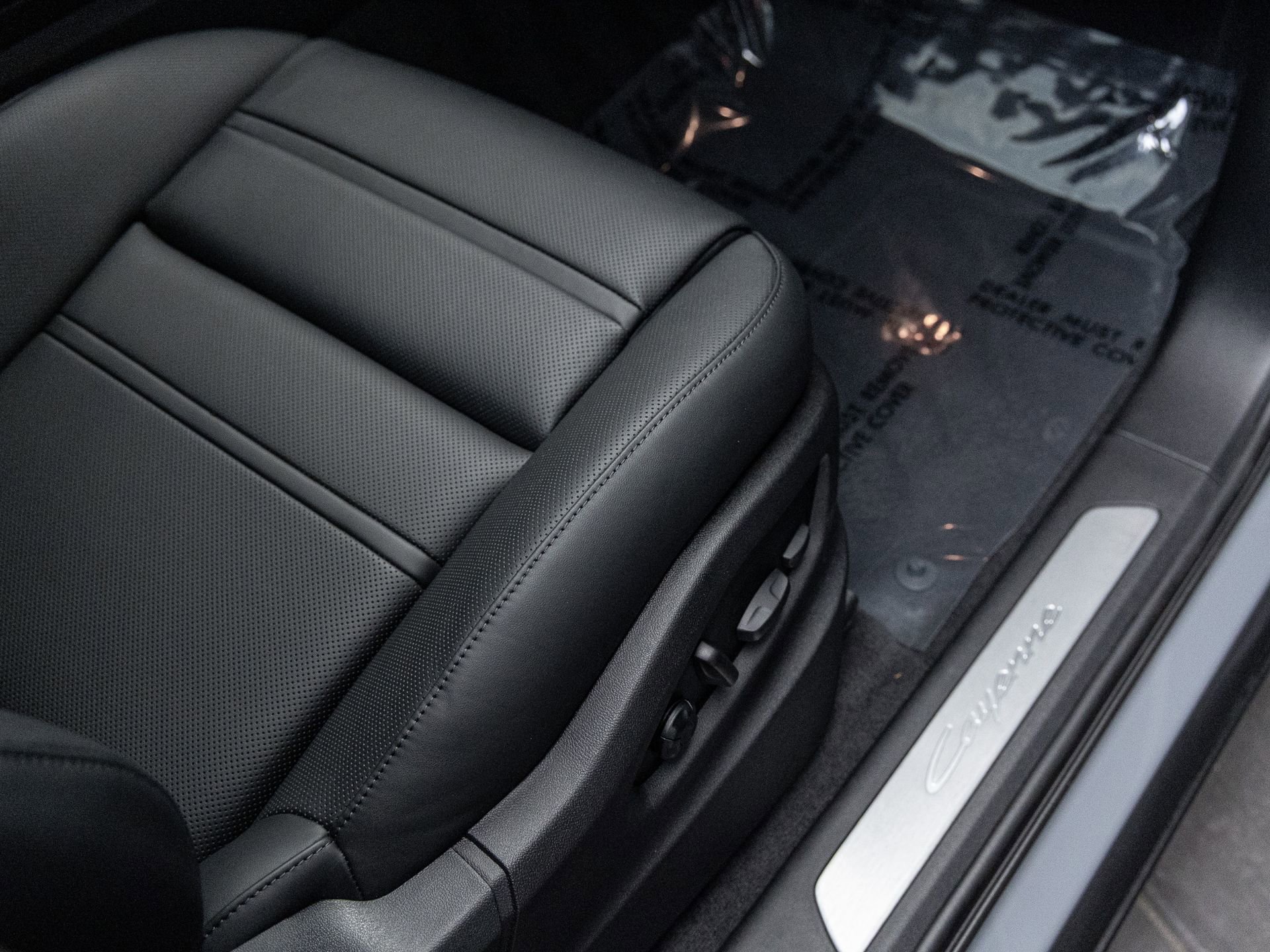 New 2026 Porsche Cayenne E-Hybrid Coupe image 37