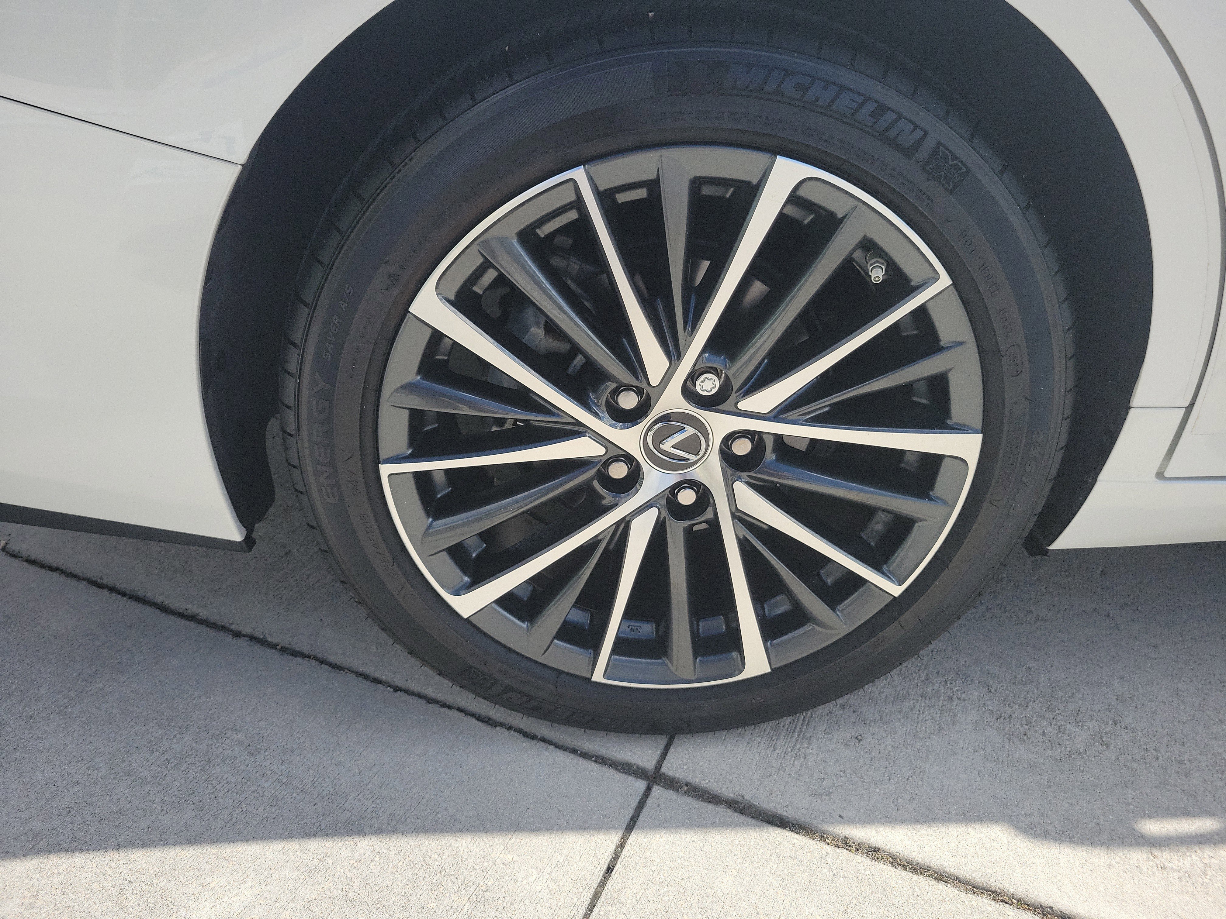 Used 2023 Lexus ES 350 w/ Premium Package image 9