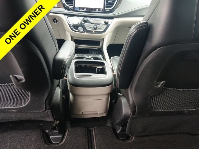 Certified 2023 Chrysler Pacifica Limited FWD image 14
