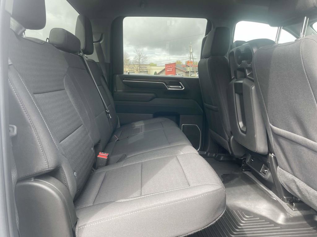 Used 2024 Chevrolet Silverado 2500 LT image 17