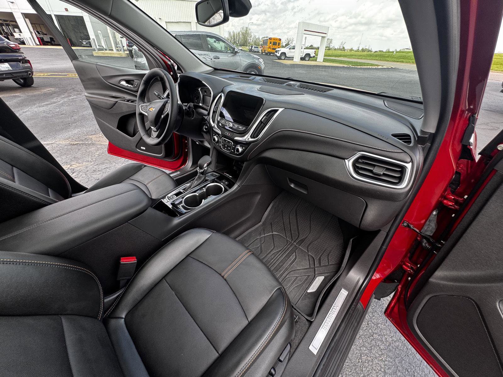 Used 2024 Chevrolet Equinox Premier AWD/4WD image 17