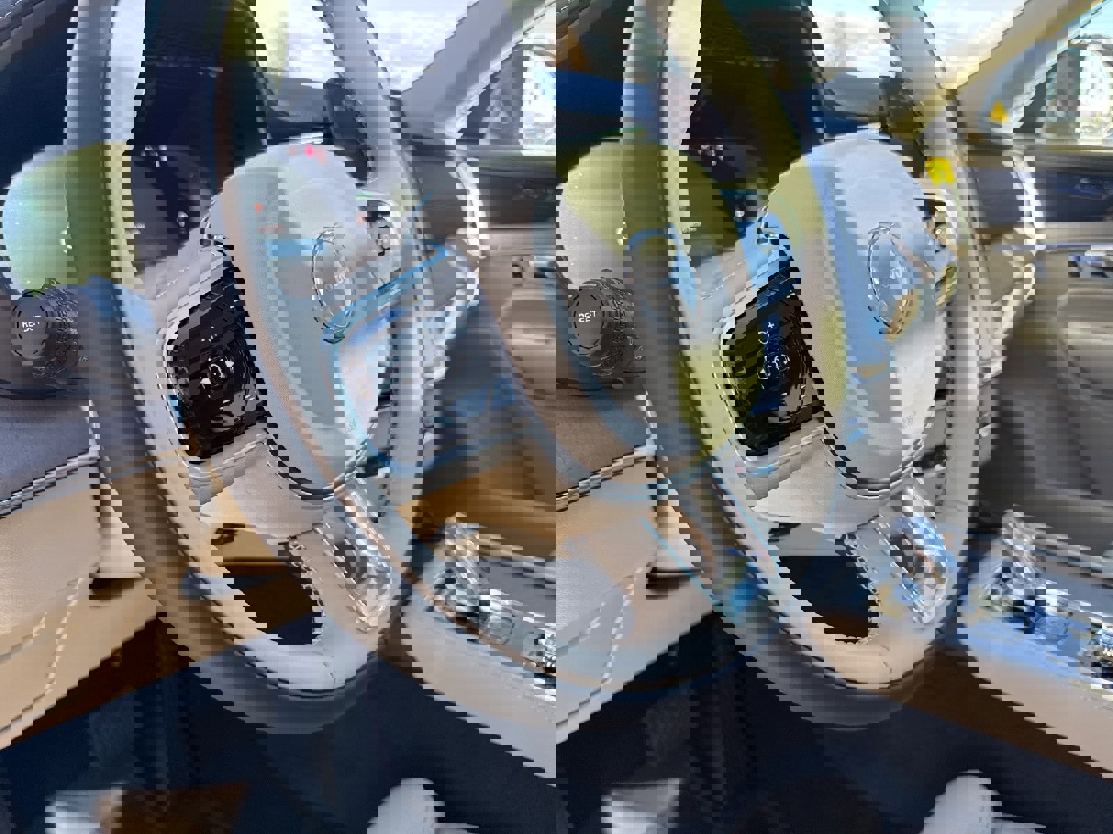 New 2026 Volvo XC90 T8 Ultra w/ Protection Package Premier image 21