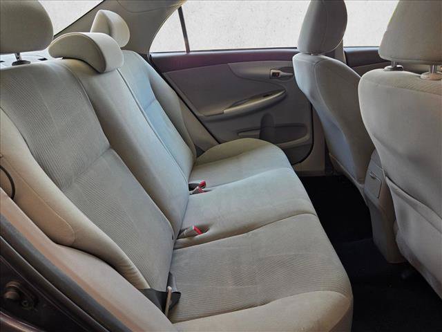 Used 2013 Toyota Corolla LE FWD image 11