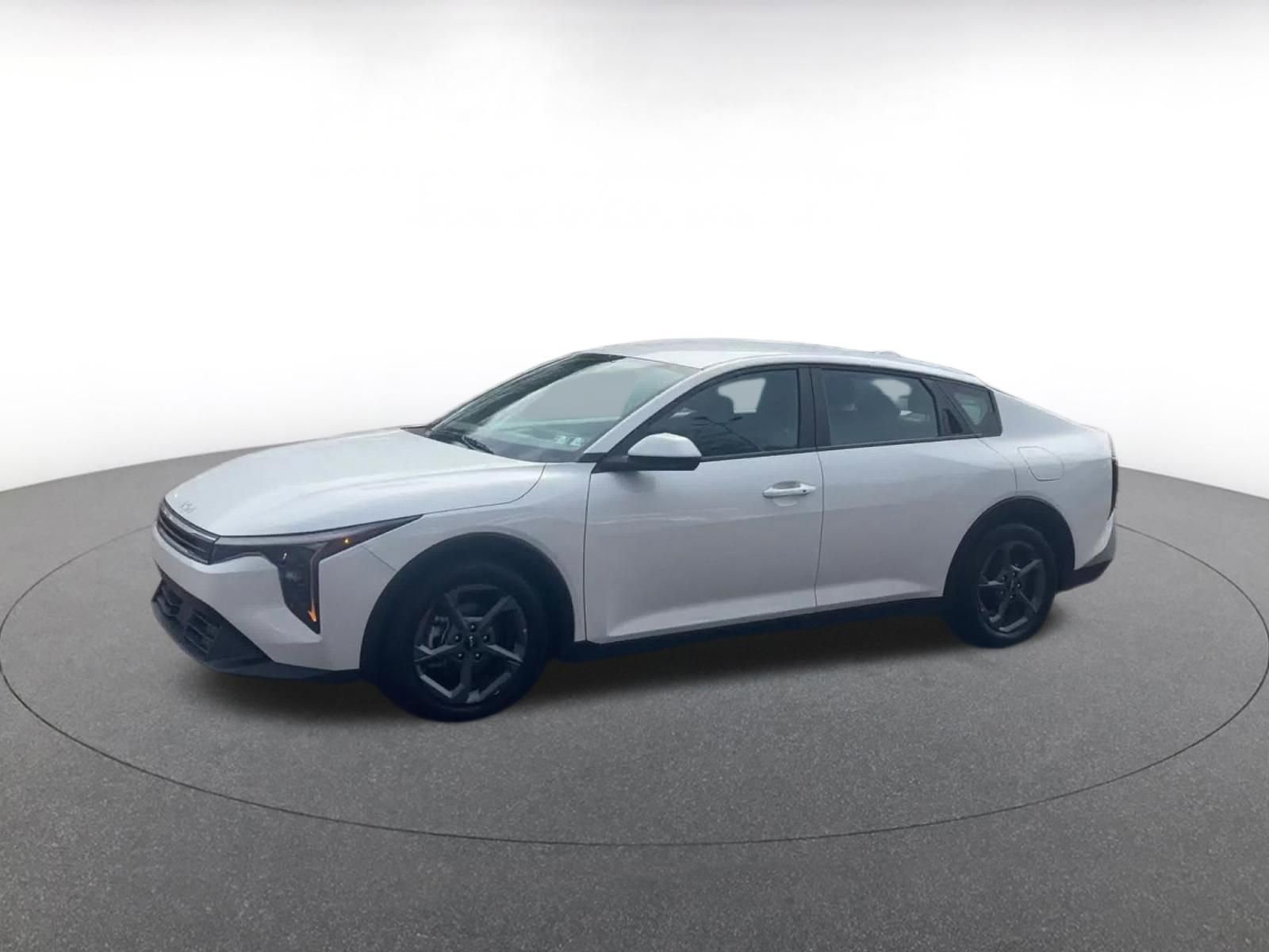 Used 2025 Kia K4 LXS image 8