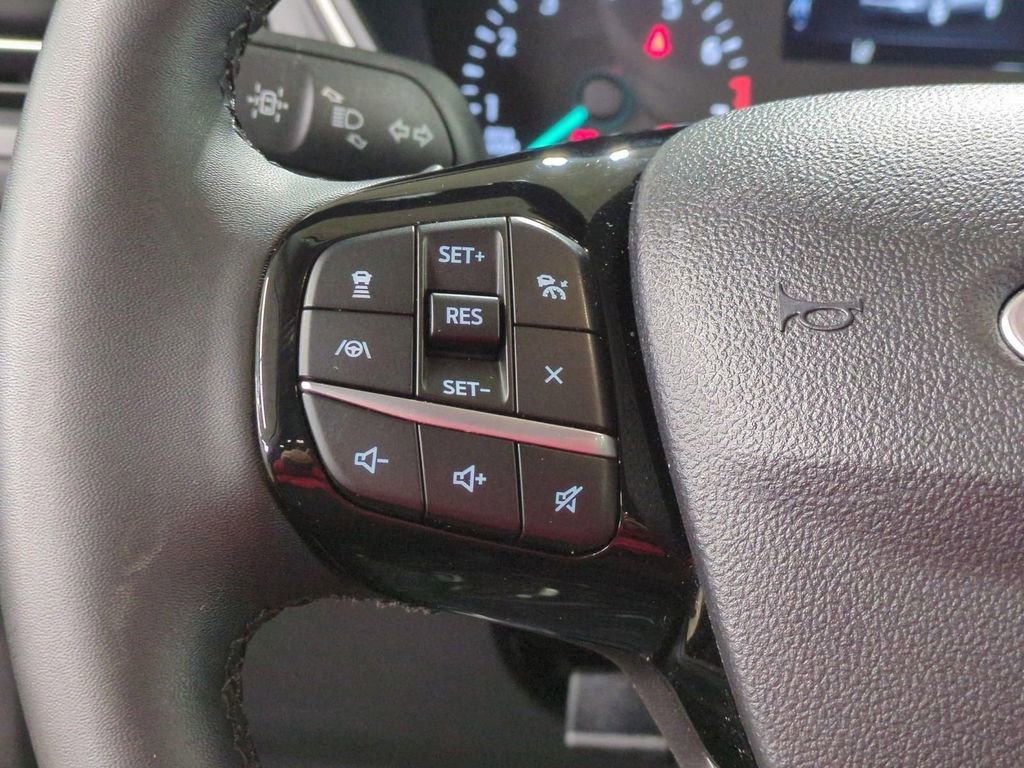 Used 2022 Ford Escape SEL image 19