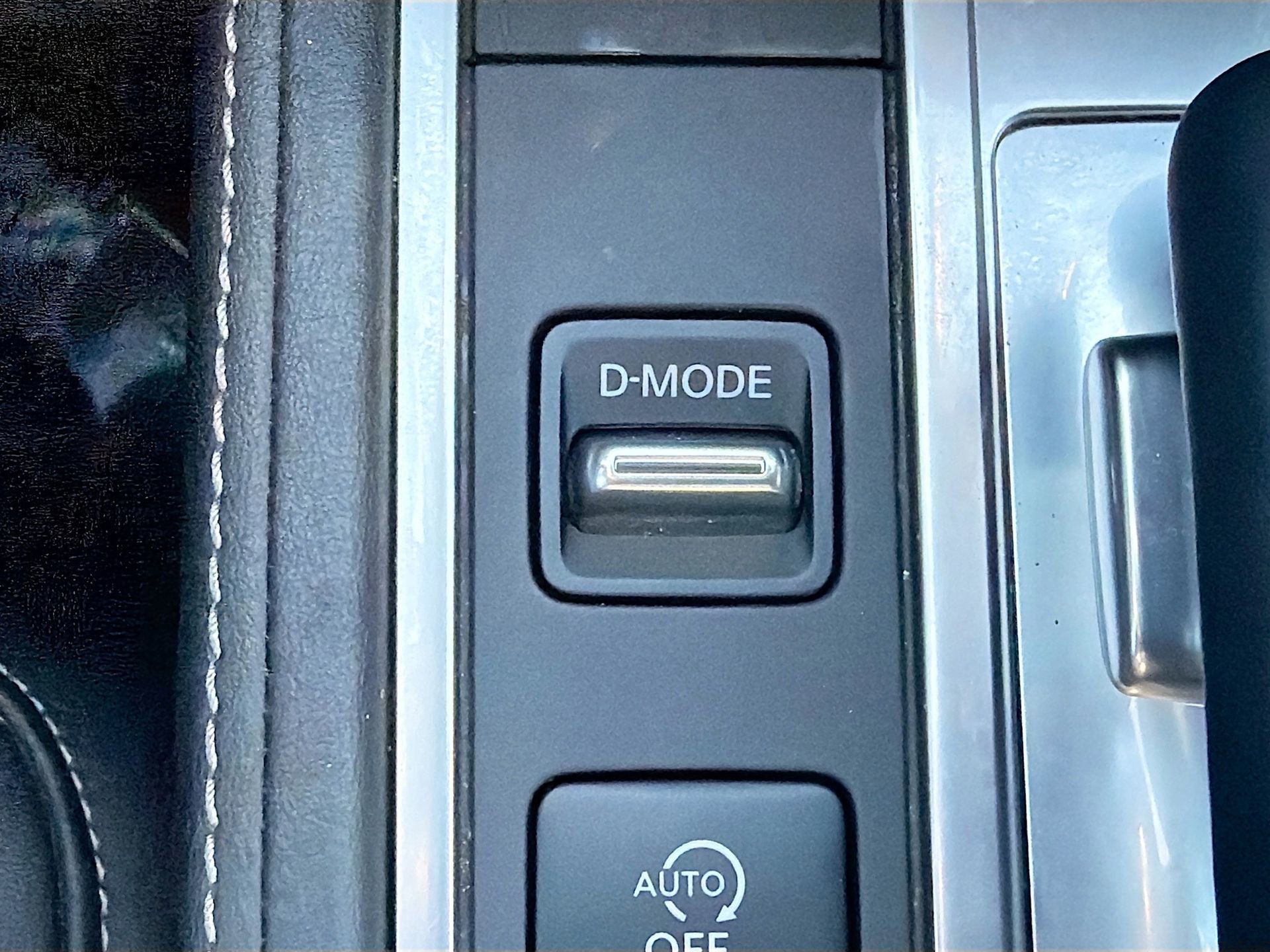 Used 2024 INFINITI QX60 Pure image 32