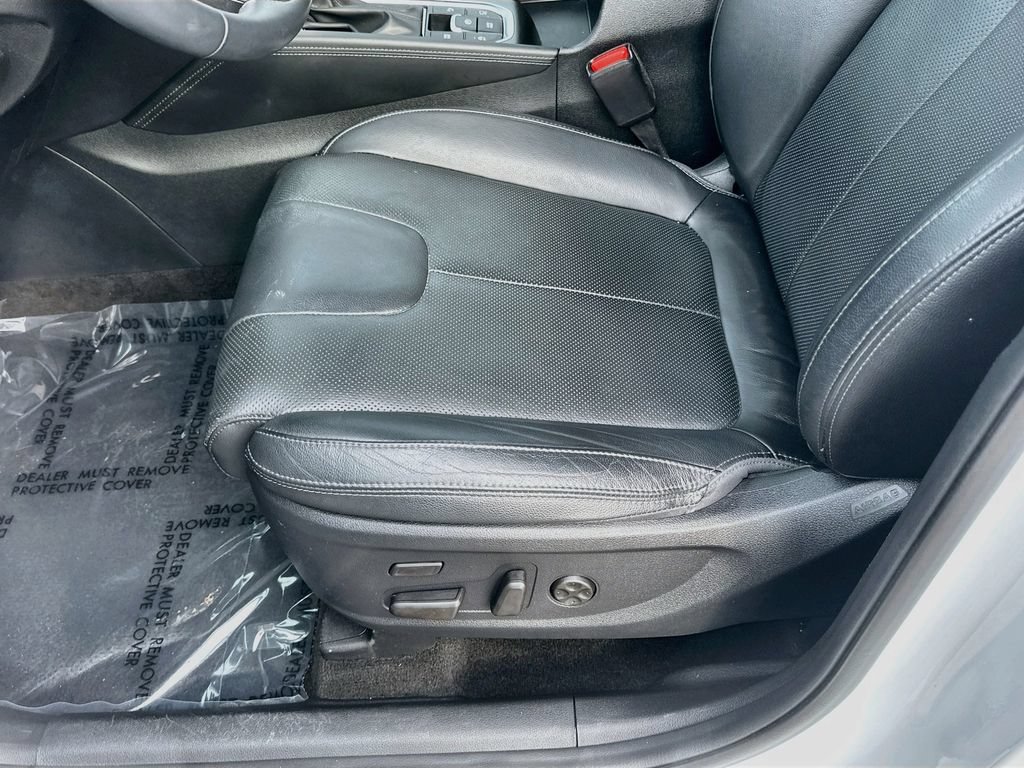 Used 2020 Hyundai Santa Fe Limited FWD image 20