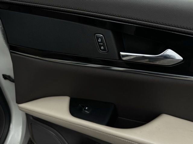 Used 2022 Lincoln Nautilus AWD image 15