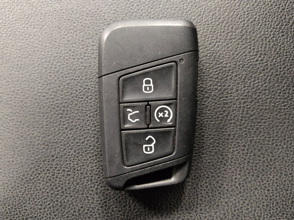 Used 2020 Volkswagen Atlas Cross Sport SEL image 32