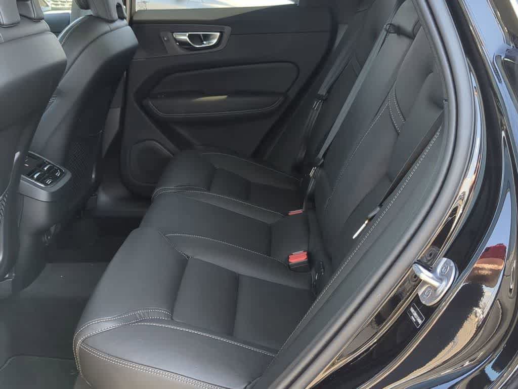 Used 2025 Volvo XC60 B5 Ultra AWD/4WD image 18